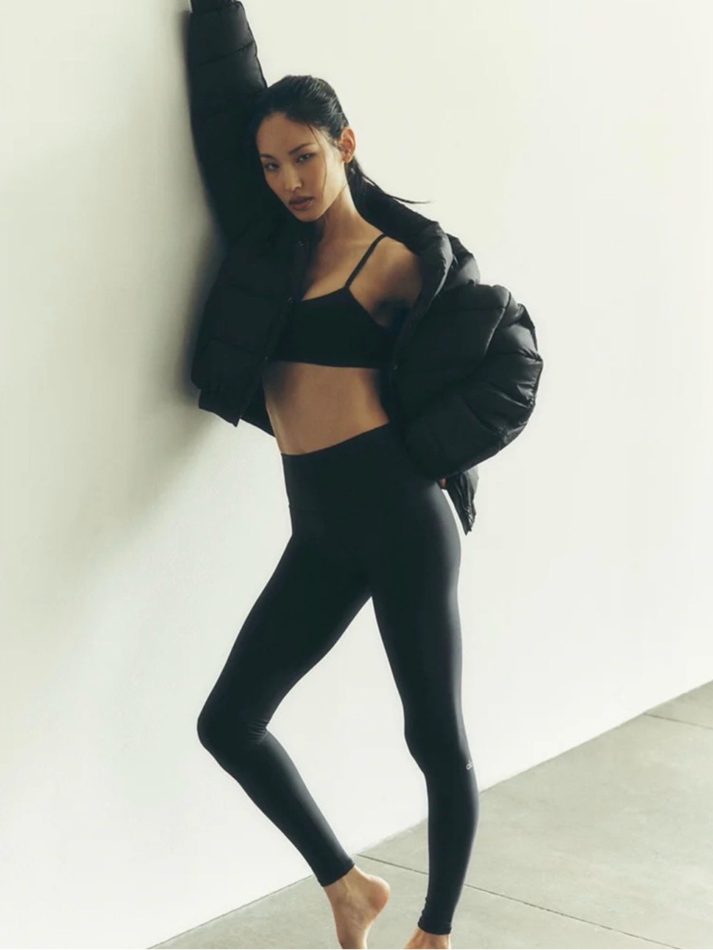 ALO Yoga Black High-Waist Airlift leggings - Picture 3 of 7